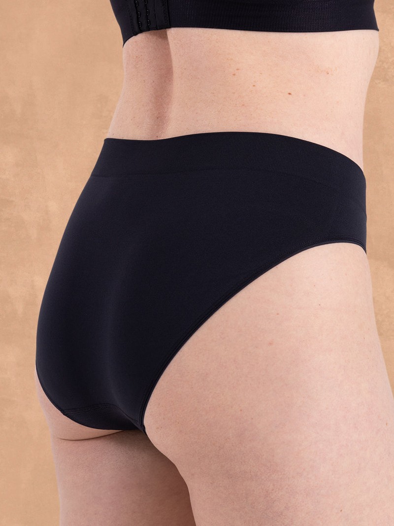 Truekind Ultra-Soft Essentials Brief black lateral