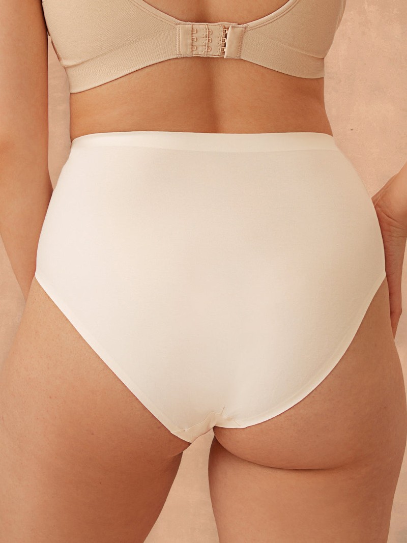 Seamless Stretch Mid-Waist Brief no visible panty lines